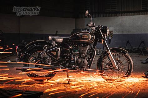 Royal Enfield Classic 500 Tribute Black Limited Edition Mcnews