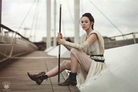 25 Unbelievably Hot Star Wars Rey Cosplays That Will Blow Your Senses