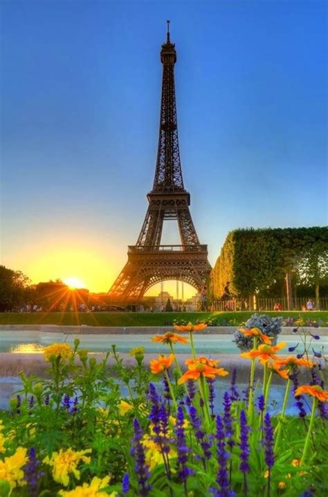 Sunset In The Eiffel Tower Paris France Places Id Like