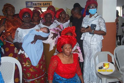 Nigerian Couple Welcome Triplets After 25 Years Of Waiting Nigerian Wedding