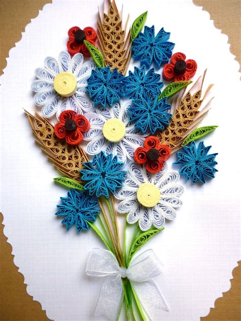 Beautiful quilling designs on cards by giulia's art. Papírvilág: virágos üdvözlet / quilled flower card