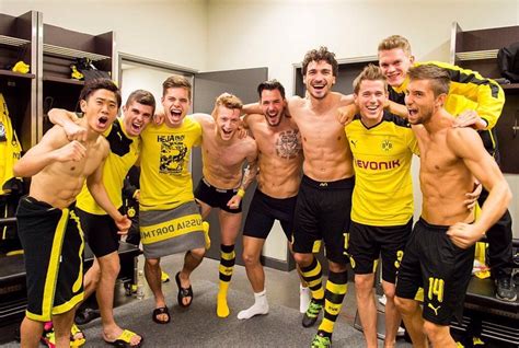 Alleine nach zahl der mitglieder ist er der viertgrößte verein der welt! Fan-Artikel von unseren Jungs gibts bei uns im Fanshop in ...