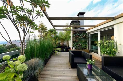 Terrace and garden are proud to have been working with the same family run pottery factory for over 25 years, this relationship has allowed them to create and maintain this classic range. Pin by Garten-Vision.com on For The Terrace | Roof garden design, Rooftop terrace design ...