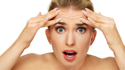 8 Effective Ways To Reduce Your Forehead Wrinkles