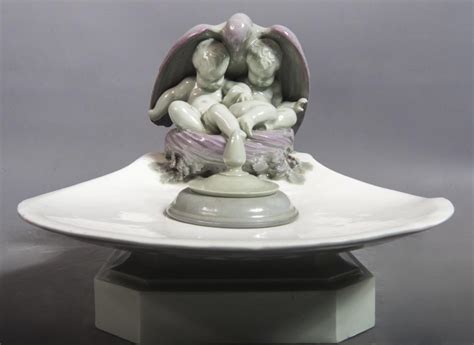 Proantic Sèvres Porcelain Inkwell Decorated With Putti Protected By