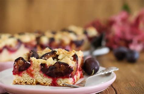 Zwetschgenkuchen, pflaumenkuchen or zwetschgendatschi (southern bavaria) is a sheet cake or pie made from yeast dough or shortcrust dough that is thinly spread onto a baking sheet or other baking mold and covered with pitted zwetschgen plums. Zwetschgenkuchen mit Streusel | Zwetschgenkuchen mit ...