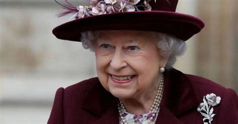 Elizabeth lahir tanggal 21 april 1926 di london. Ratu Elizabeth Terkesan dengan Gerakan Anak Muda yang ...