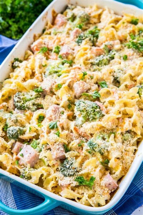 Easy And Creamy Ham Casserole Recipe L The Novice Chef