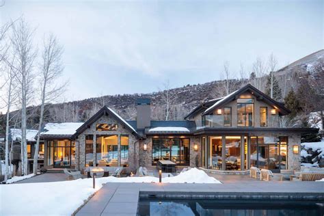 Modern Mountain Retreat In Aspen Offers Luxurious Yet Comfortable