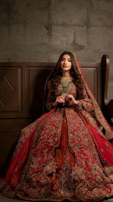 pin by ♕𝓢𝓾𝓯𝓲𝔂𝓪𝓷𝓪 ♡𝓜𝓪𝓵𝓲𝓴♕ on ♡brides♡ bridal dresses pakistan engagement dress for bride
