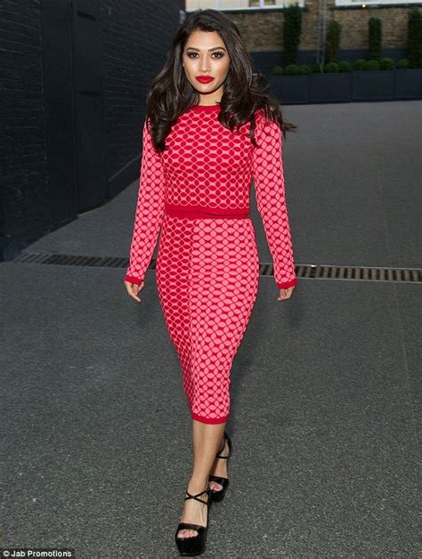 Vanessa White Shows Off Her Curves In Pinky Red Geometric Print Pencil
