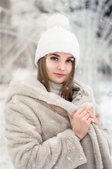 Pin De Jim Hooper En Winter Outdoor Portraits Foto Mujeres
