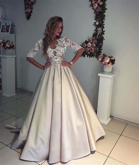 Vintage Champagne Wedding Dresses Lace Appliques Ball Gown