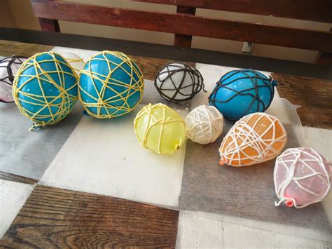 Diy Decor Balls Using Glue And Yarn With Images Diy Decor How To