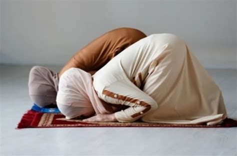 Hukum Sholat Jumat bagi Perempuan, Bolehkah? : Okezone Muslim