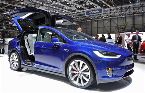 Tesla Recalling 2700 Model X Suvs Over Third Row Seats Driving