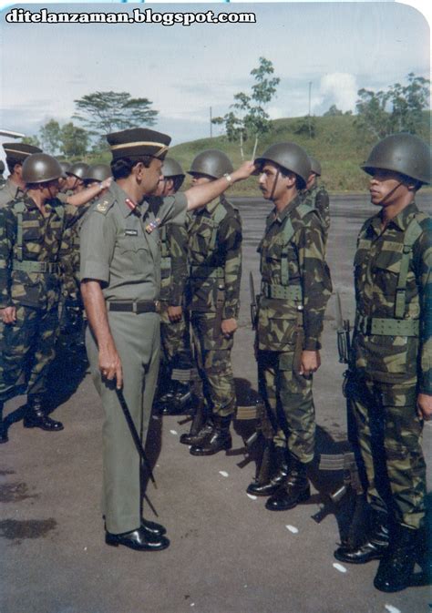 Uniform Tentera Darat Diraja Malaysia