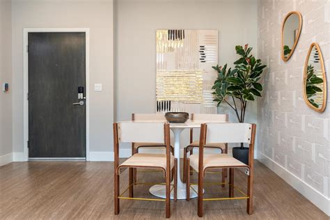 米国、ロサンゼルスのLuxurious 2Br Condo In K-Town W/ Private Balcony!、2024年の価格