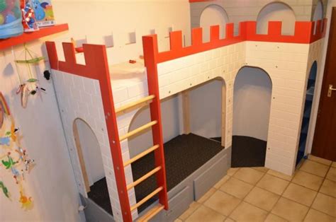 Ein hochbett selber bauen ist kreative lösung für zu wenig platz zu hause. Die OBI Selbstbauanleitungen | Kinder zimmer, Betten für kinder und Jungszimmer