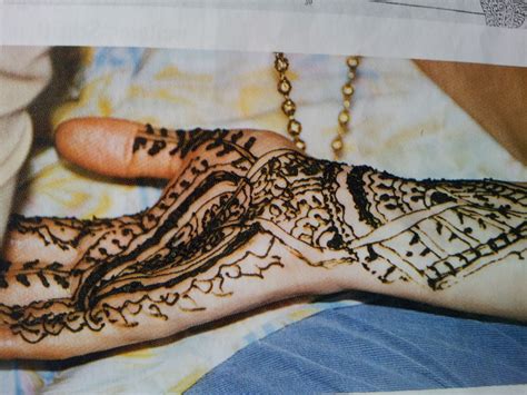 Natürlich hängt der preis vor allem von der größe und komplexität des motivs ab. Henna Tattoos