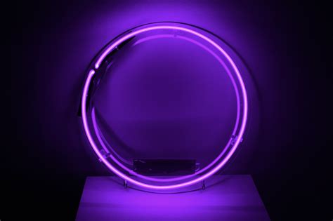 Neon Small Purple Ring Kemp London Bespoke Neon Signs And Prop Hire