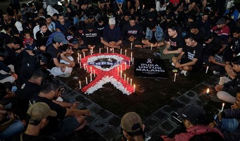 Luto En El Futbol Por La Tragedia En Indonesia En La Que Murieron 125