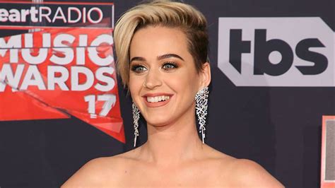 Katy Perry To Star In James Corden’s Next Carpool Karaoke Get The Details Hello