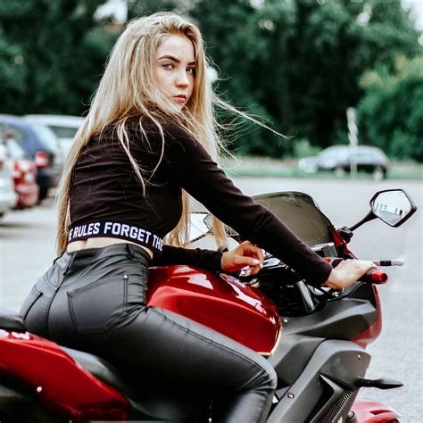 Women Riding Motorcycles Biker Girl Outfits Harley Davidson Girls