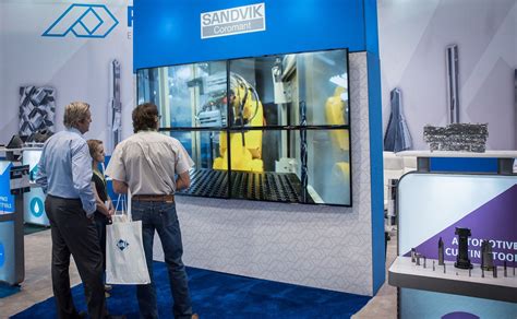 Six Digital Display Ideas to Capture Attention with Your Trade Show Booth