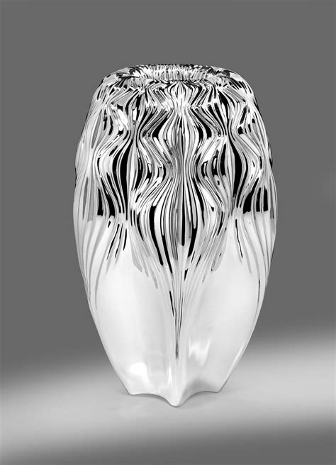 Zaha Hadid Vase Loa And Mobilier Design Architonic