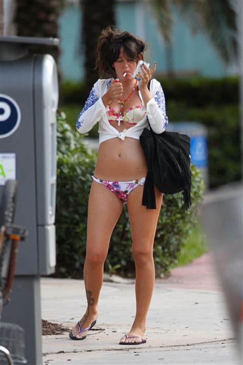 Actress Paz De La Huerta Stripping In Public In Miami Photos