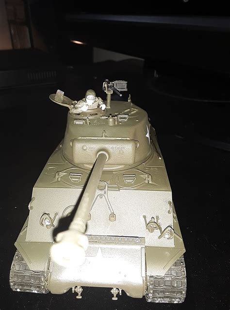 Us Medium Tank M4a3e8 Sherman Easy Eight Plastic Model Military