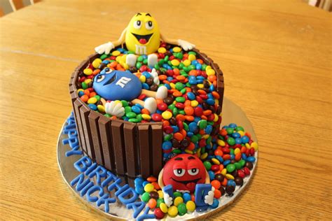 Mandms Cake