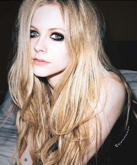 Avril Lavigne On Instagram “avrillavigne Avrillavigne” Avril Lavigne Hair Styles Long