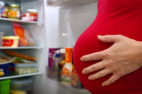 The 7 Most Weird Food Cravings During Pregnancy
