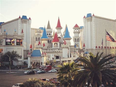 Las Vegas Nevada Midevil Castle Hotel Places Ive Been Pinterest