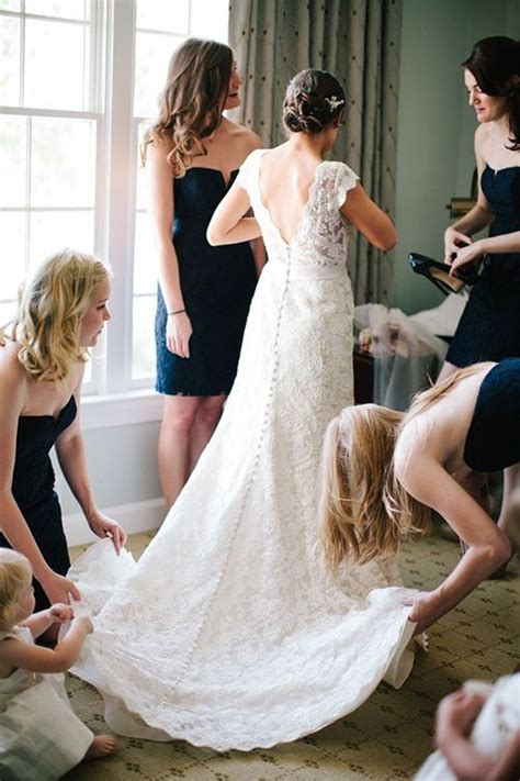 39 Getting Ready Wedding Photos Every Bride Should Have 8 Your Best Gals Will Show Off The