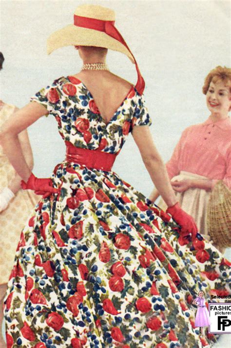 They embody the pinnacle of fashion and elegance. Clothing Style: 50s Clothing Style