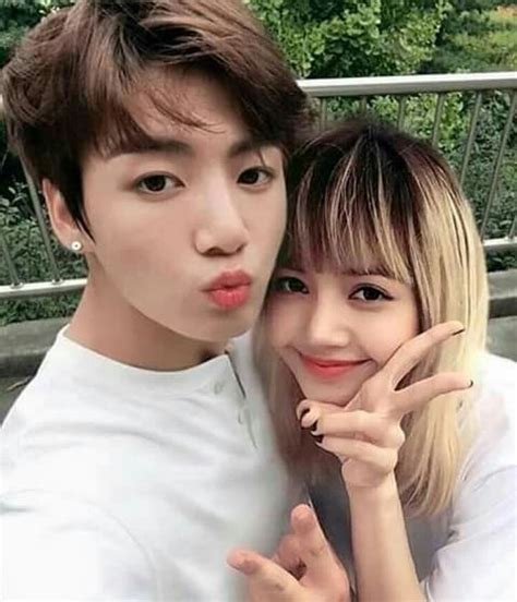 Foto Jungkook Dan Lisa Lizkook Jungkook Look At Lisa Moments Youtube