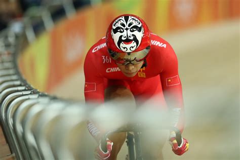 Jun 29, 2021 · gallagher lost his helmet while being involved in a routine, after the whistle standoff, but his situation quickly turned dangerous. Made-in-China Olympic Design: The Helmets of China's ...