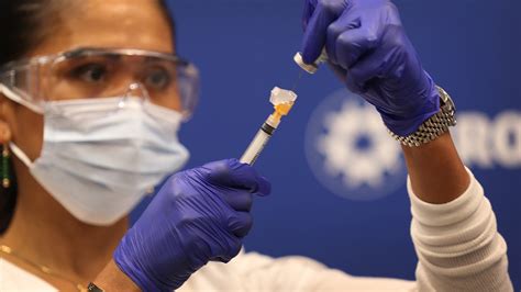 Broward To Give Vaccinated County Employees 500 Unvaccinated Face