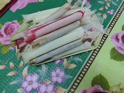 Perbezaan serbuk milo antara versi new zealand lagi satu kegunaan yang popular adalah untuk menaburkan serbuk milo ke atas aiskrim. AISKRIM MALAYSIA BEBEB