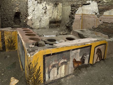 Pompeii excavations reveal fast-food preferences of ancient city's