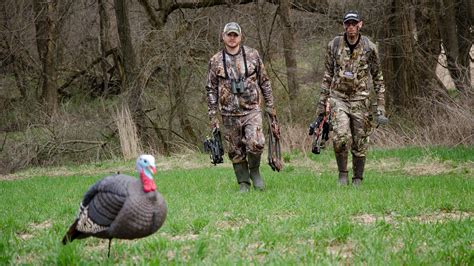 8 Tips For Turkey Hunting Safety From Turkey Hunting Experts