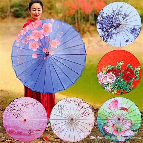 2021 Chinese Traditional Craft Oil Paper Umbrella Wooden Handle Silk Cloth Umbrella Rainproof