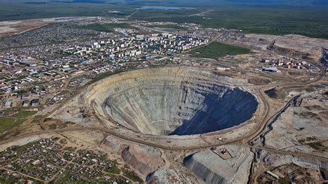 Alrosa Diamond Mine Flooded In Russian Far East 9 Miners Missing — Rt