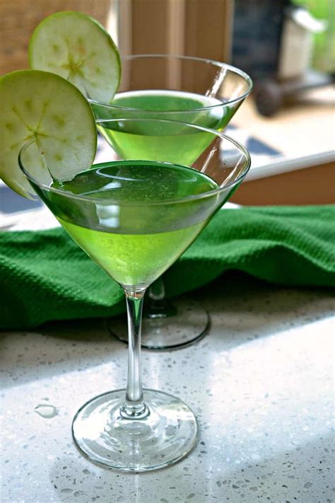 Easy Appletini Sour Apple Martini Recipe Small Town Woman