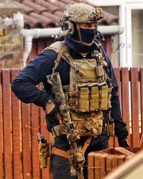 untied kingdom special forces uksf 22 special air service 22 sas member during raids on