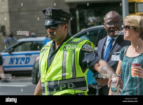 City Nyc Police Policeman Green Vest Hi Res Stock Photography And