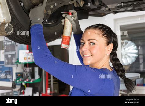 Women Auto Mechanics Hi Res Stock Photography And Images Alamy